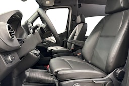 musta Mercedes-Benz Sprinter 2025 kuva 6.