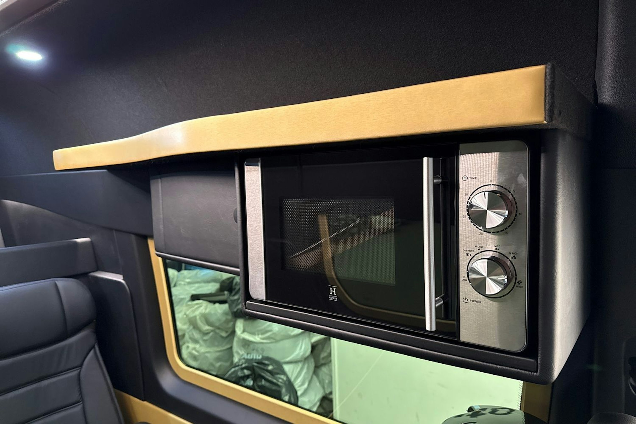 musta Mercedes-Benz Sprinter 2025 kuva 13.