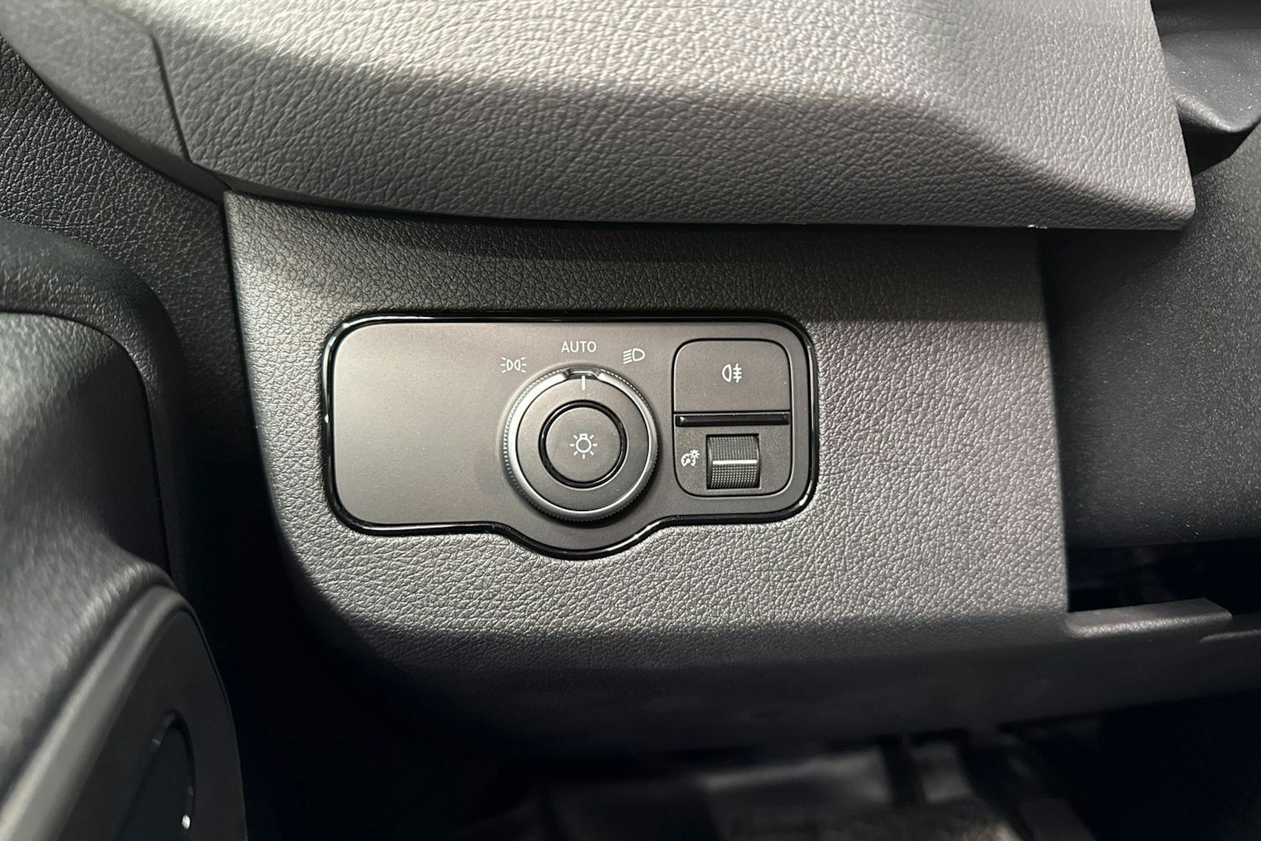 musta Mercedes-Benz Sprinter 2025 kuva 21.