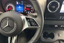 musta Mercedes-Benz Sprinter 2025 kuva 16.