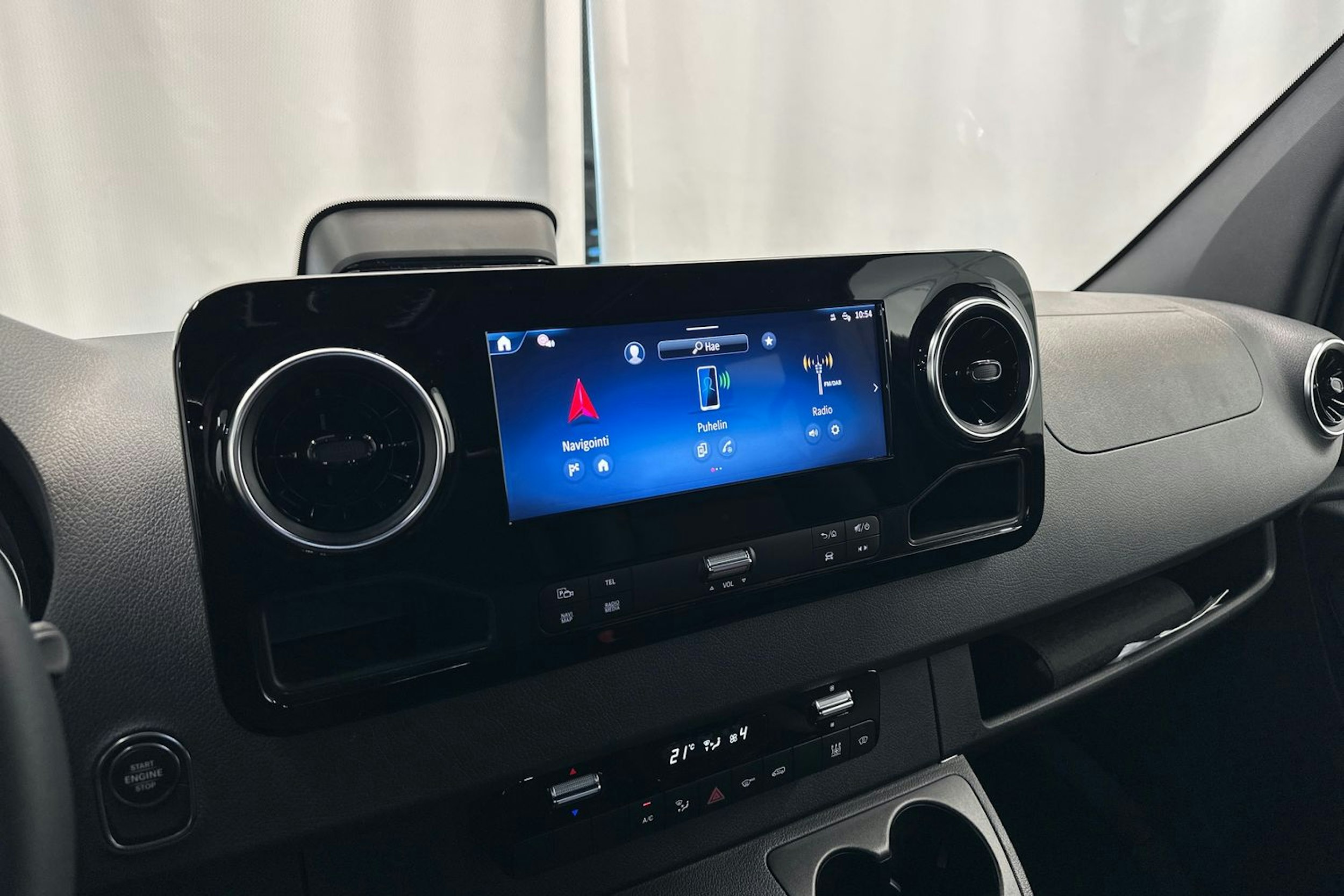 musta Mercedes-Benz Sprinter 2025 kuva 18.