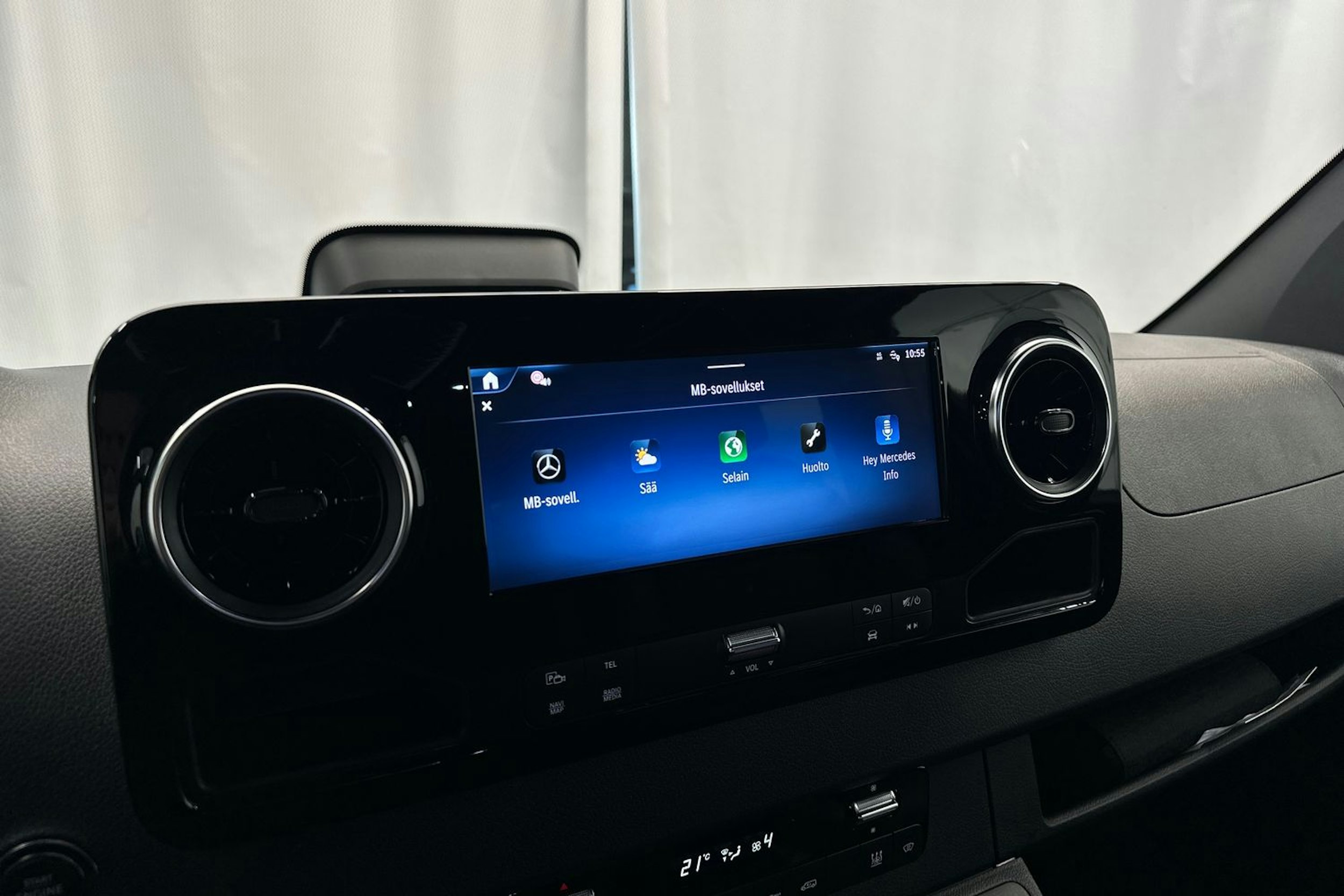 musta Mercedes-Benz Sprinter 2025 kuva 21.