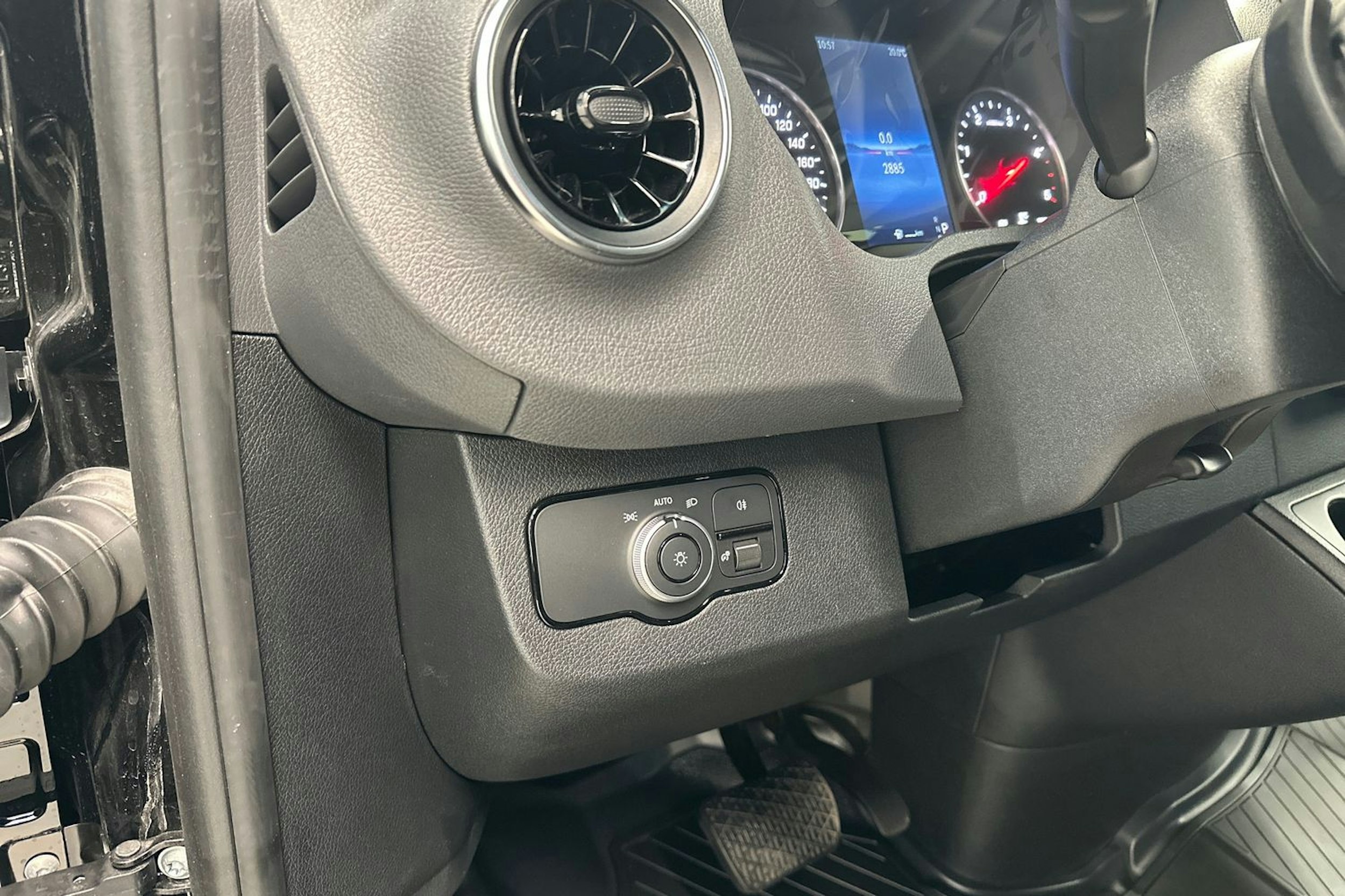 musta Mercedes-Benz Sprinter 2025 kuva 24.