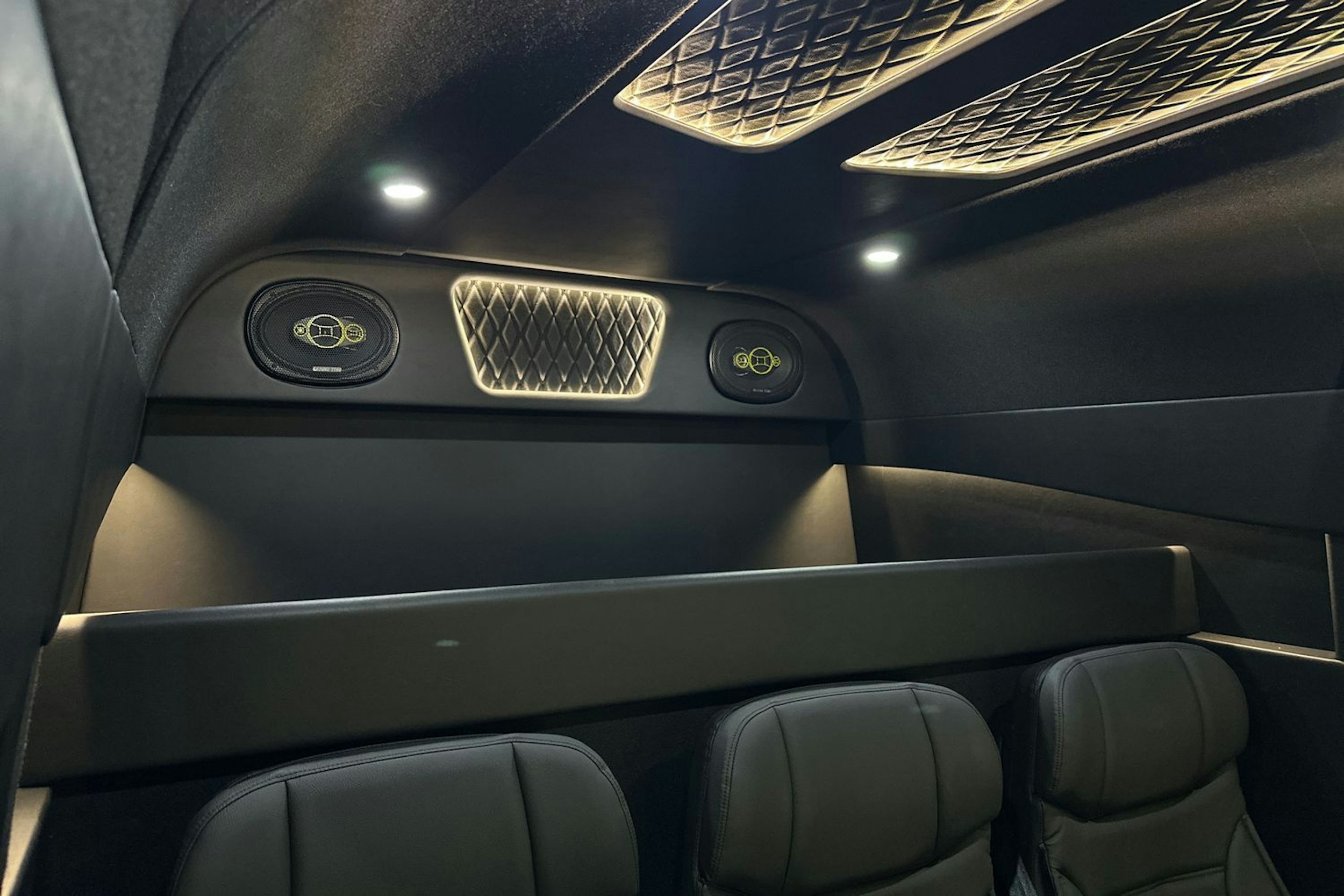 musta Mercedes-Benz Sprinter 2025 kuva 30.