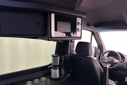 musta Mercedes-Benz Sprinter 2025 kuva 32.