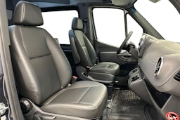 harmaa Mercedes-Benz Sprinter 2025 kuva 11.