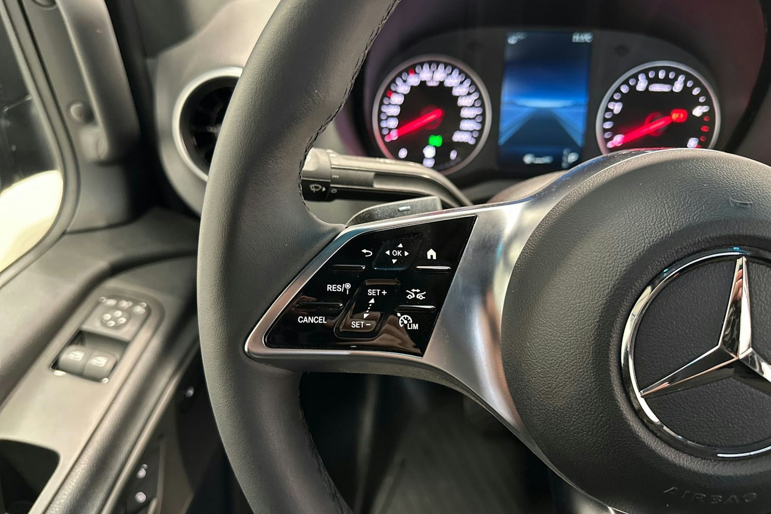 harmaa Mercedes-Benz Sprinter 2025 kuva 15.