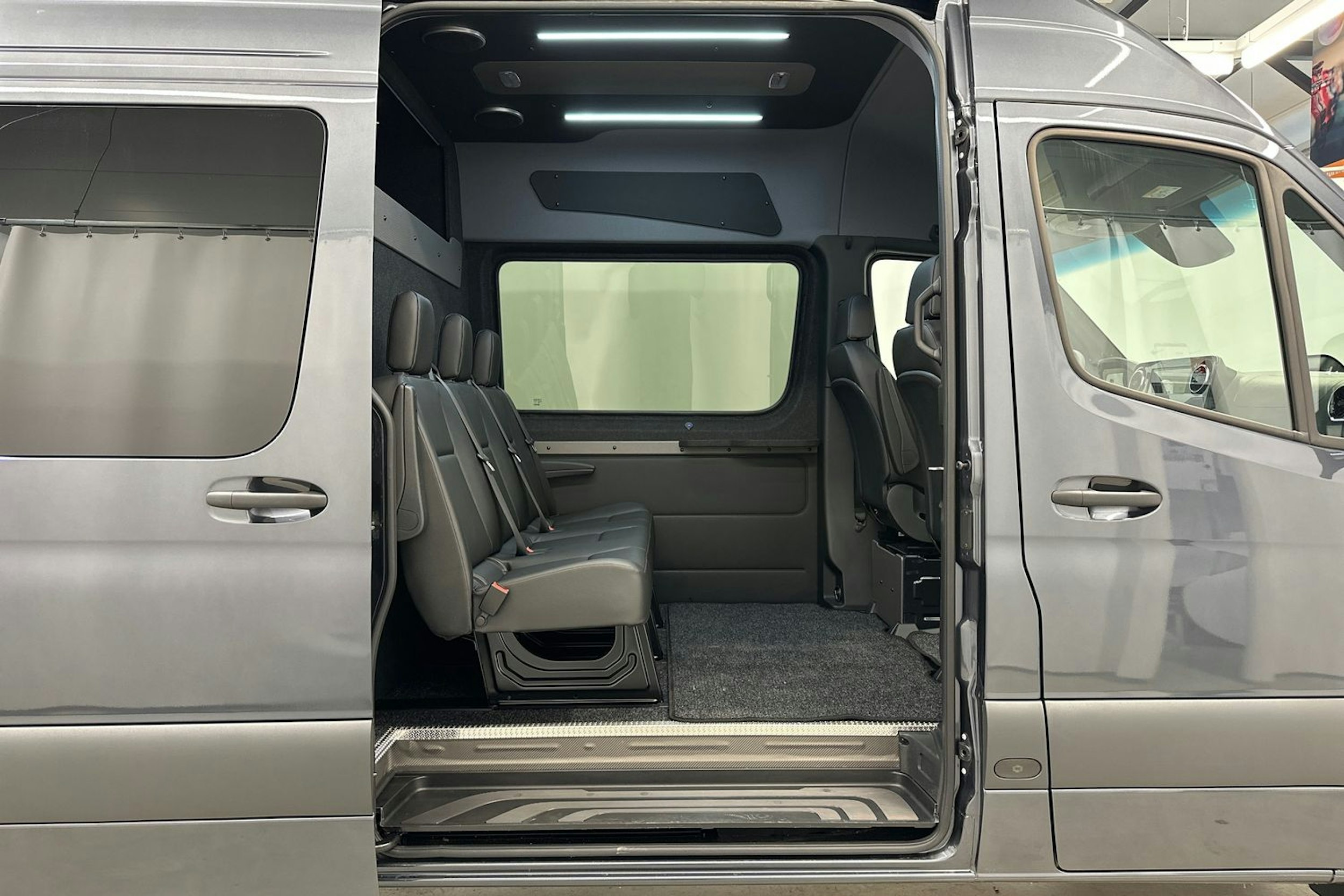 harmaa Mercedes-Benz Sprinter 2025 kuva 24.