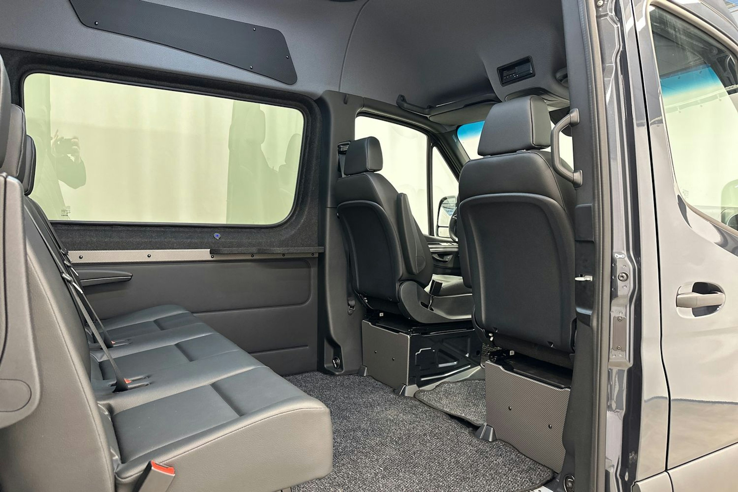 harmaa Mercedes-Benz Sprinter 2025 kuva 26.