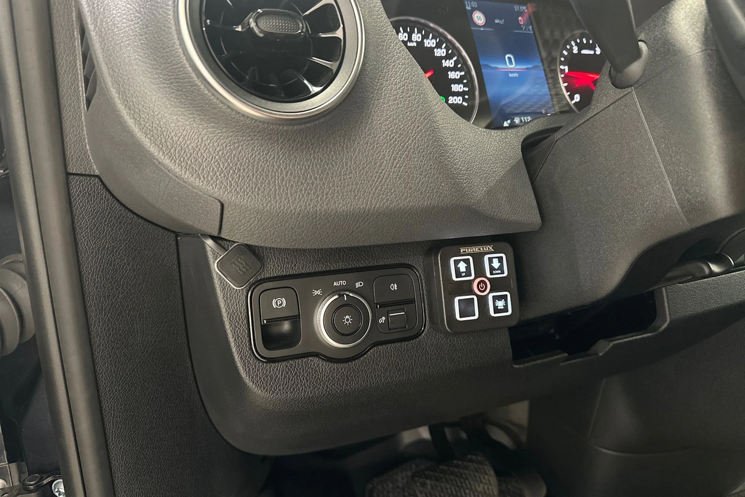 harmaa Mercedes-Benz Sprinter 2025 kuva 25.