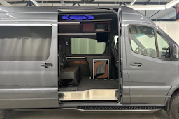 harmaa Mercedes-Benz Sprinter 2025 kuva 28.