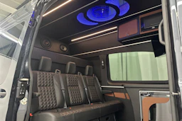harmaa Mercedes-Benz Sprinter 2025 kuva 31.