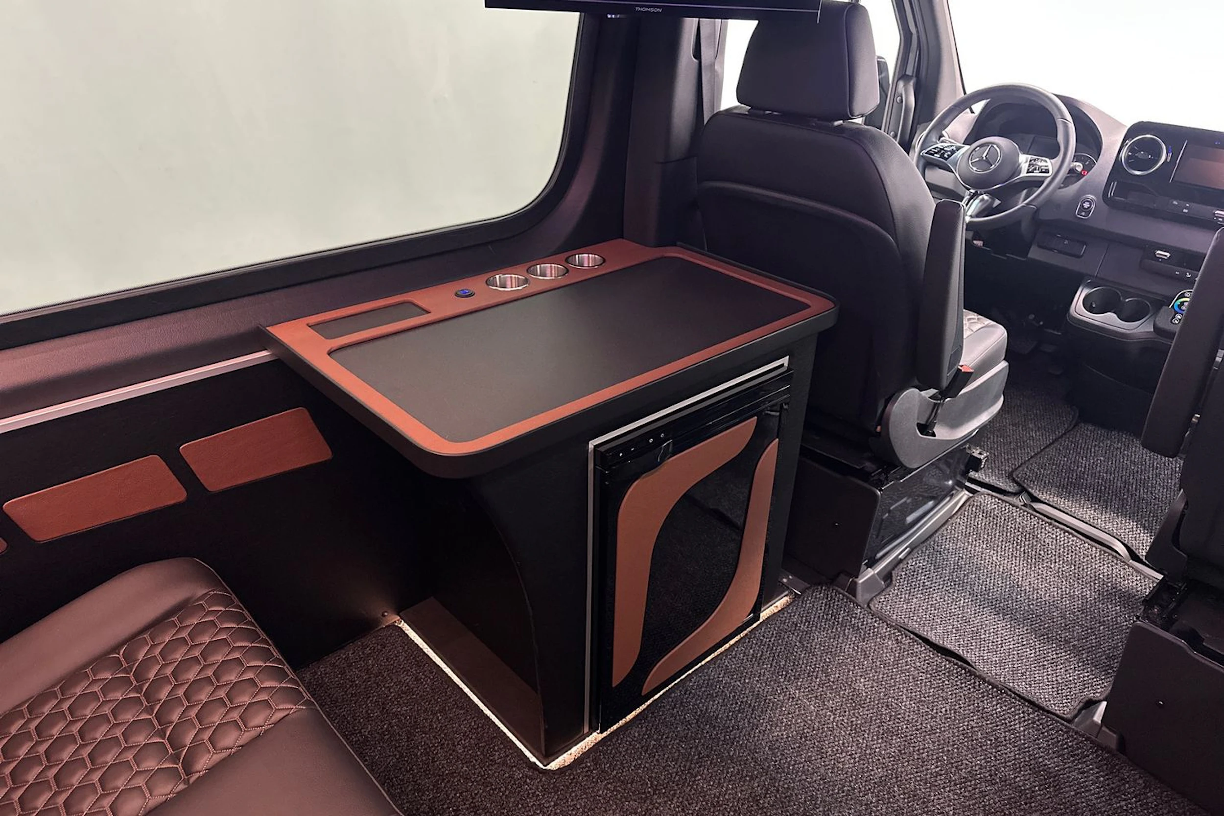 harmaa Mercedes-Benz Sprinter 2025 kuva 32.