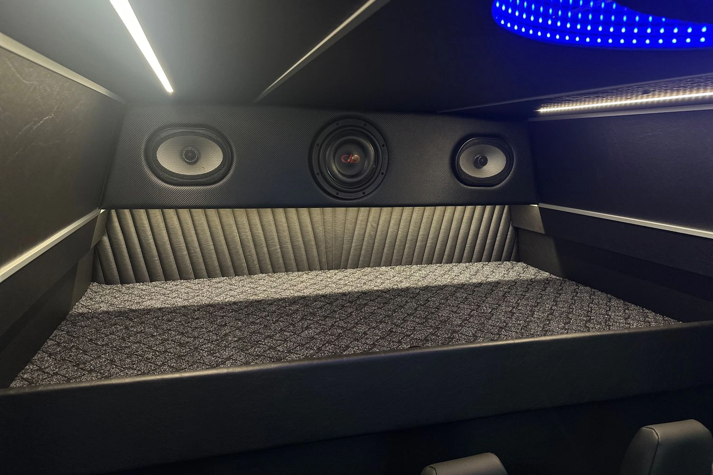 harmaa Mercedes-Benz Sprinter 2025 kuva 35.