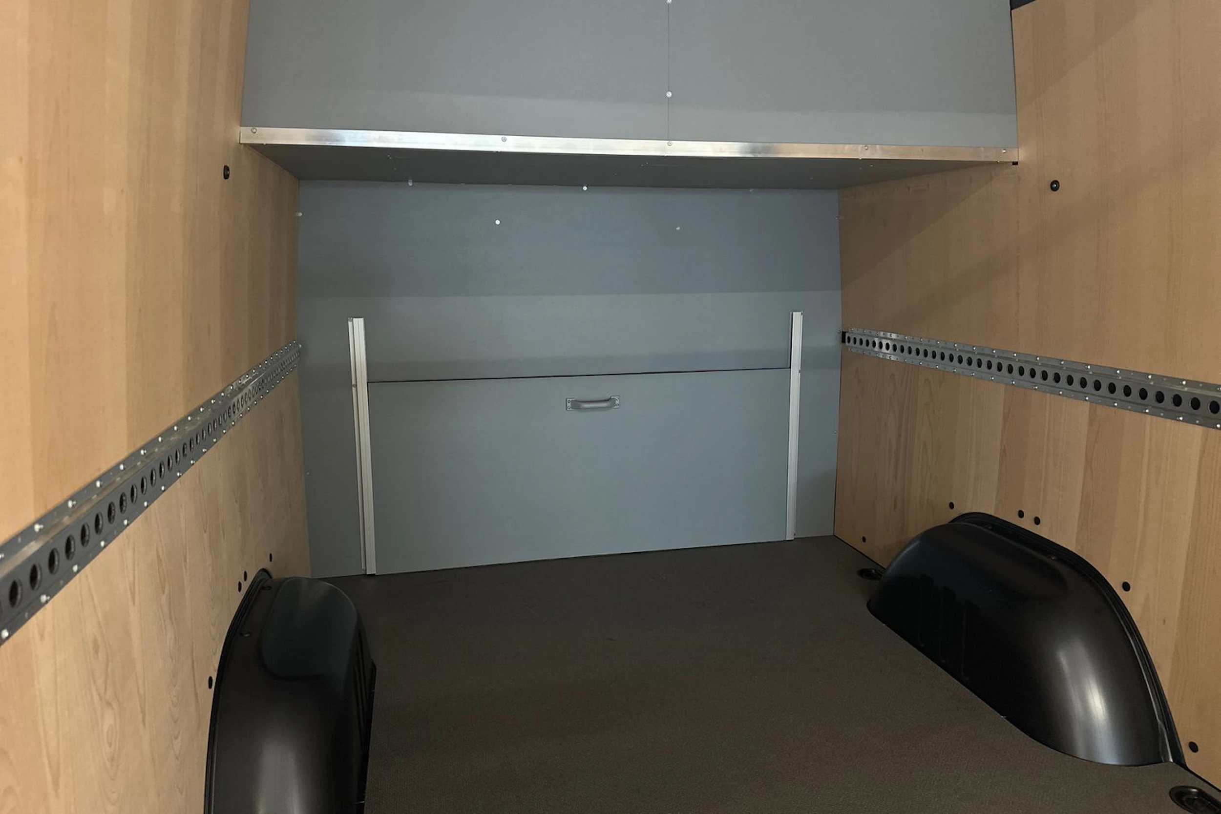 harmaa Mercedes-Benz Sprinter 2025 kuva 37.