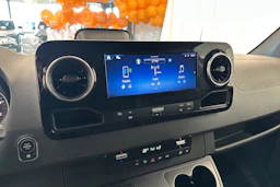 valkoinen Mercedes-Benz Sprinter 2025 kuva 4.