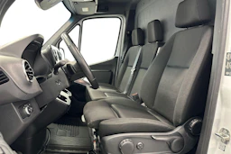 valkoinen Mercedes-Benz Sprinter 2025 kuva 8.