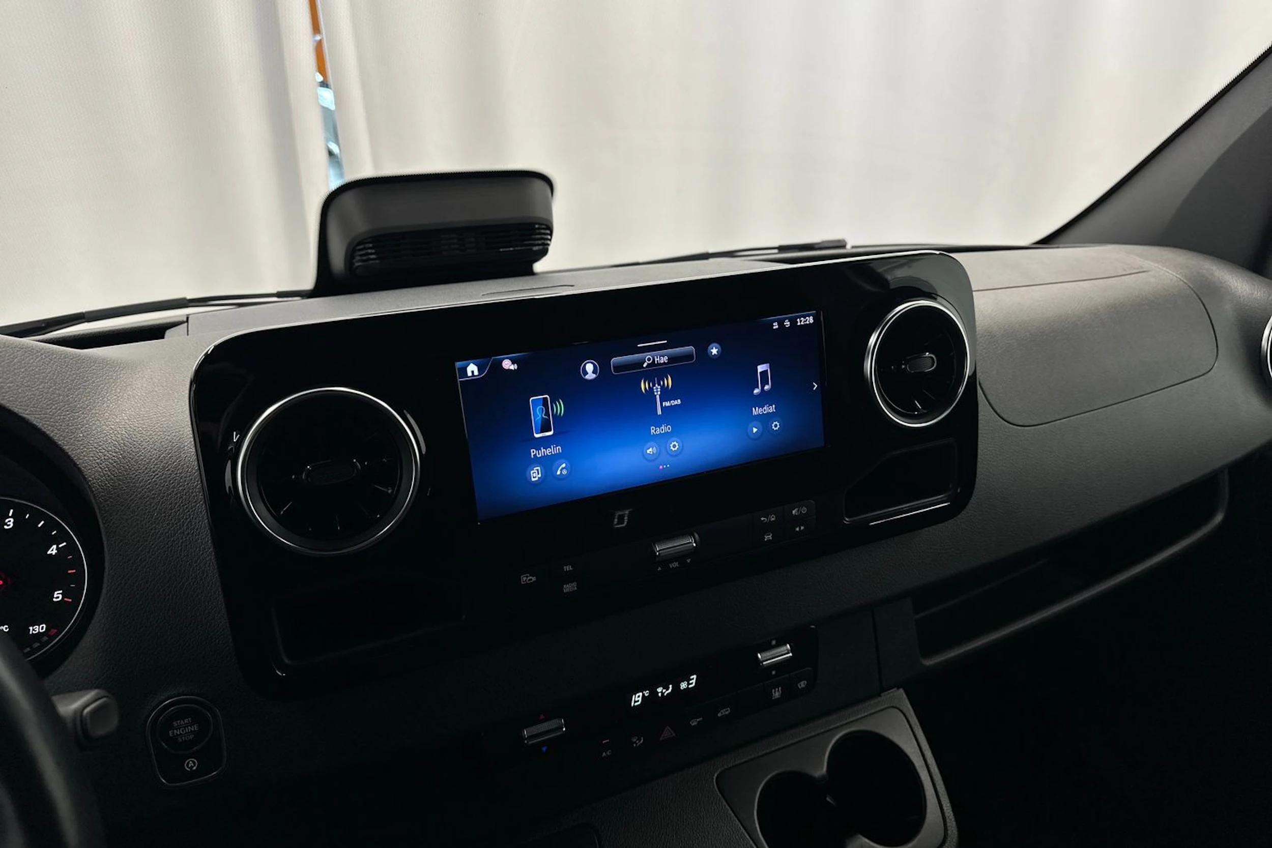 valkoinen Mercedes-Benz Sprinter 2025 kuva 14.