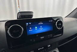 valkoinen Mercedes-Benz Sprinter 2025 kuva 16.