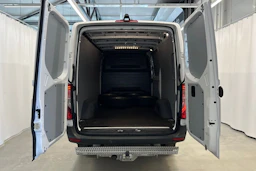 valkoinen Mercedes-Benz Sprinter 2025 kuva 24.