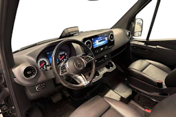 musta Mercedes-Benz Sprinter 2025 kuva 3.