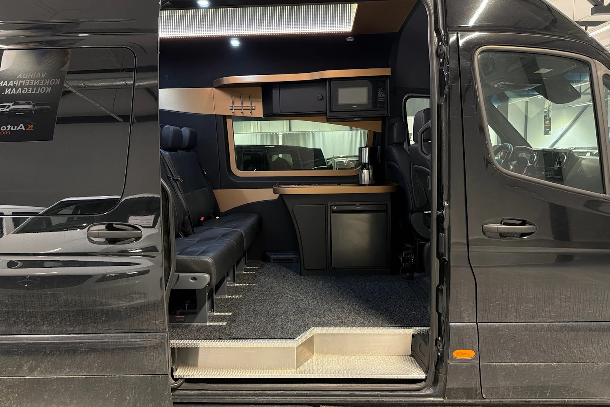 musta Mercedes-Benz Sprinter 2025 kuva 5.