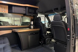 musta Mercedes-Benz Sprinter 2025 kuva 7.