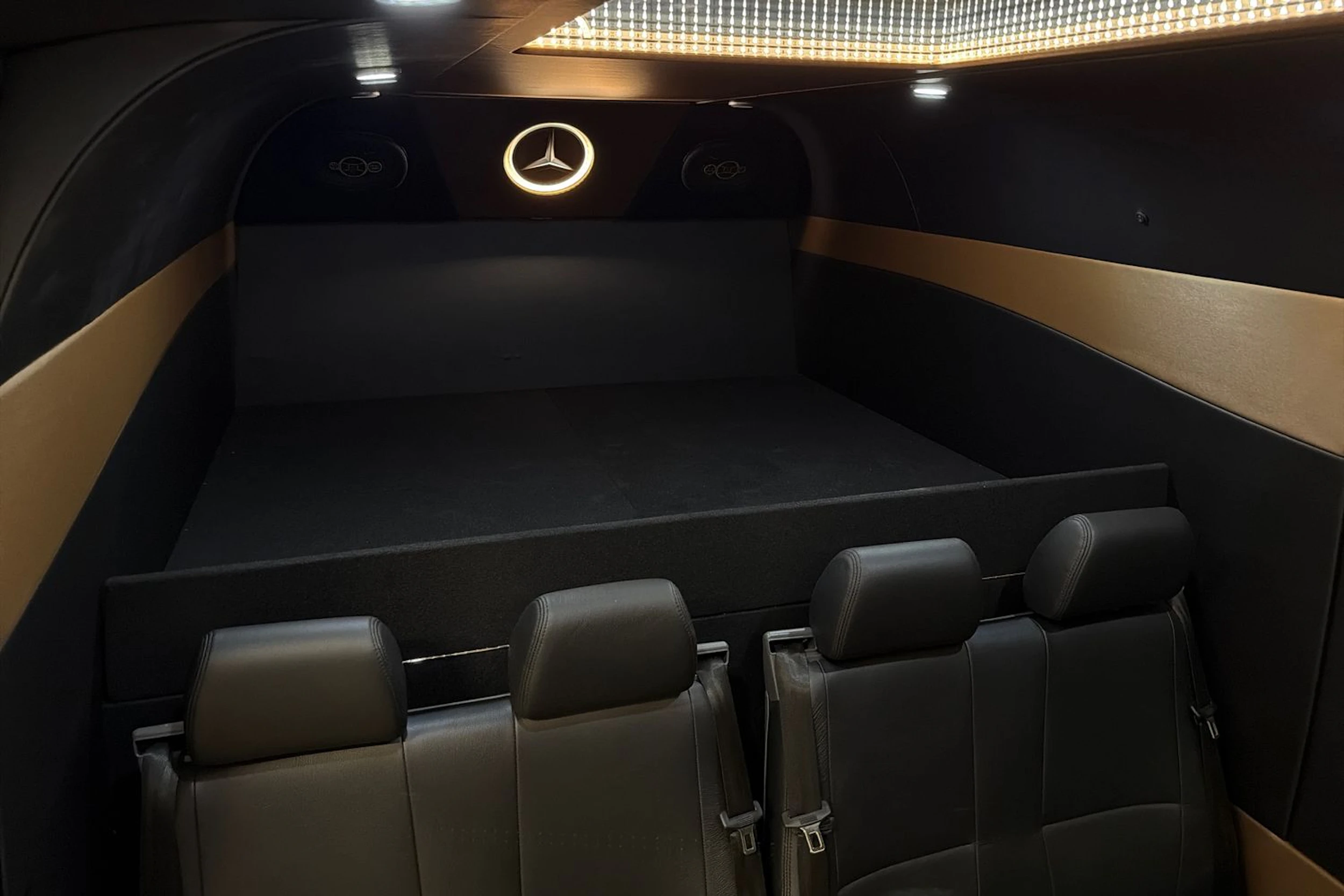 musta Mercedes-Benz Sprinter 2025 kuva 8.