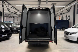 musta Mercedes-Benz Sprinter 2025 kuva 9.