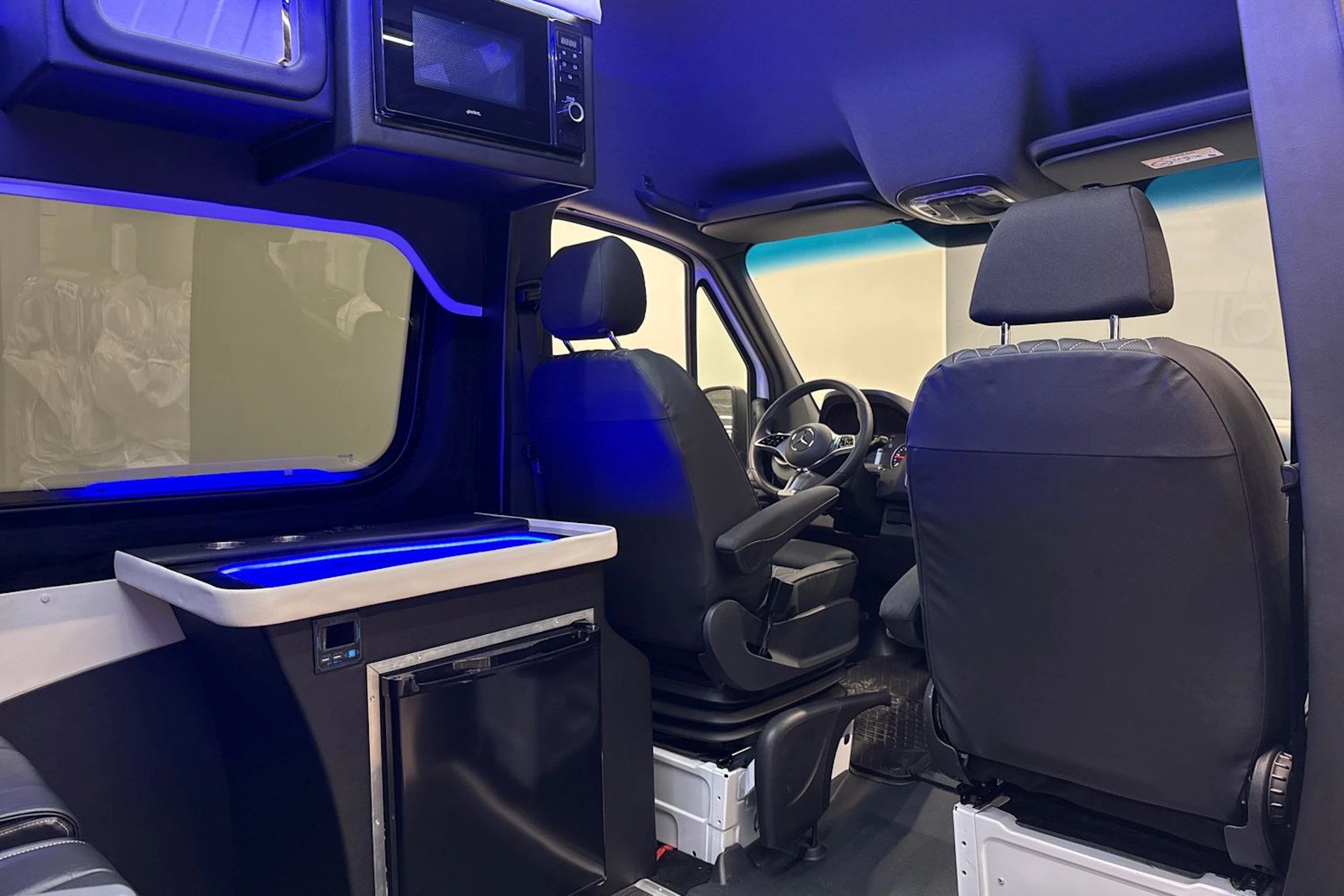 valkoinen Mercedes-Benz Sprinter 2025 kuva 11.