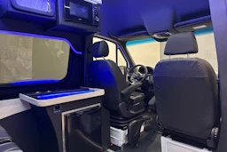 valkoinen Mercedes-Benz Sprinter 2025 kuva 11.