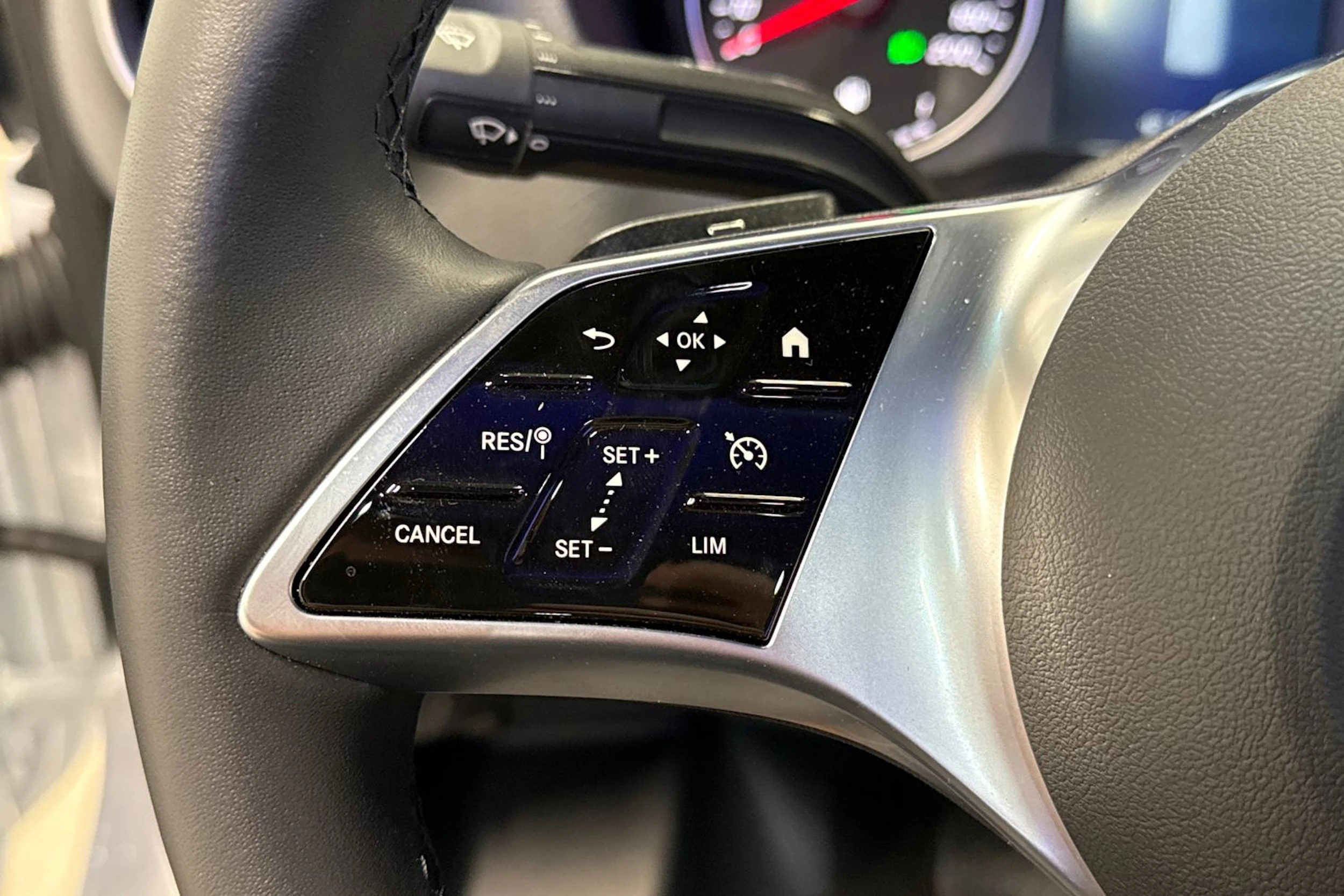 valkoinen Mercedes-Benz Sprinter 2025 kuva 18.