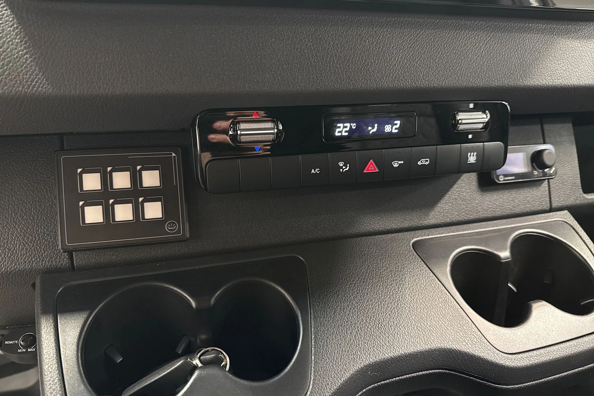 valkoinen Mercedes-Benz Sprinter 2025 kuva 20.