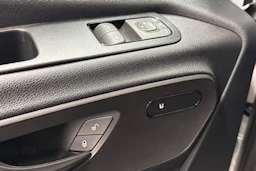 valkoinen Mercedes-Benz Sprinter 2025 kuva 22.