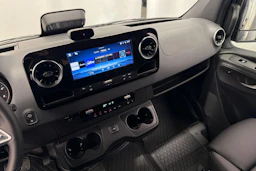 sininen Mercedes-Benz Sprinter 2026 kuva 4.