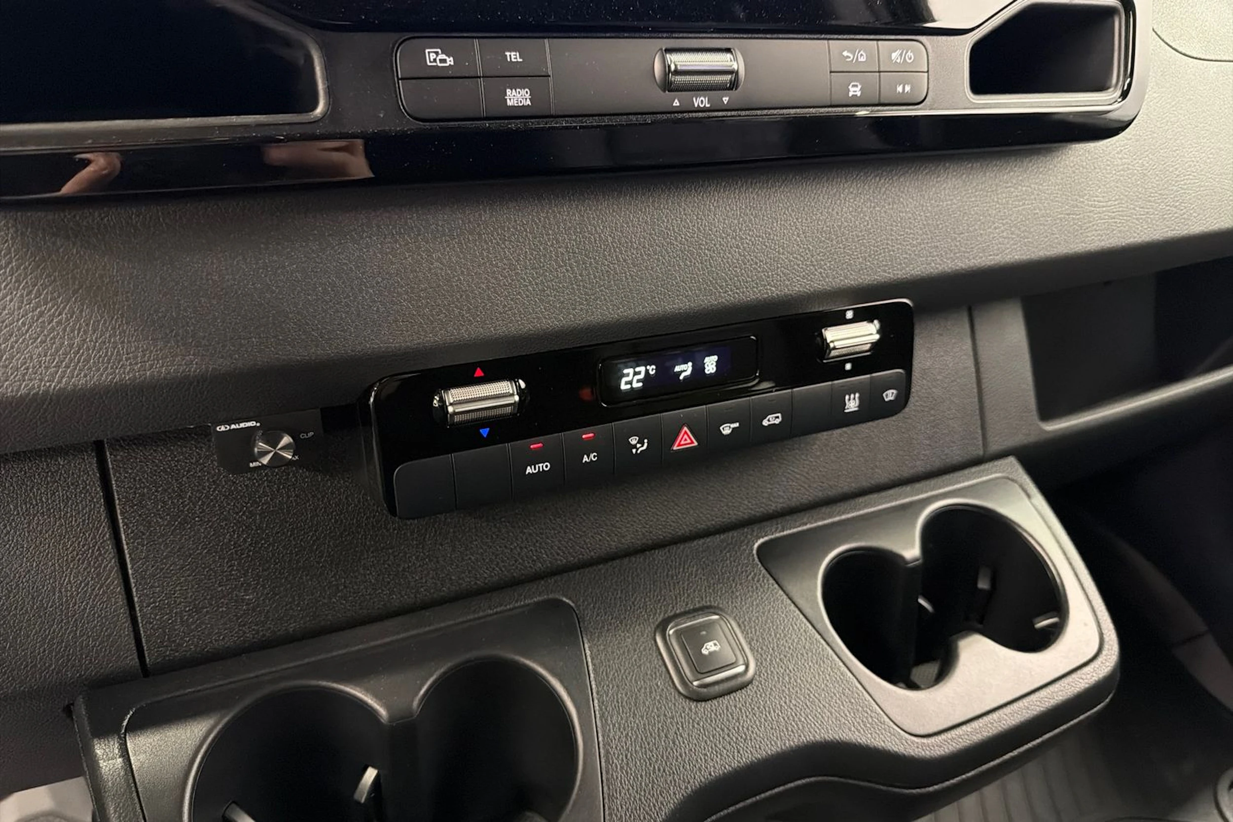 sininen Mercedes-Benz Sprinter 2026 kuva 5.
