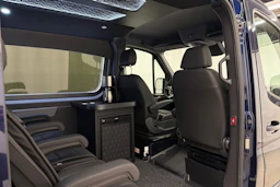 sininen Mercedes-Benz Sprinter 2026 kuva 9.