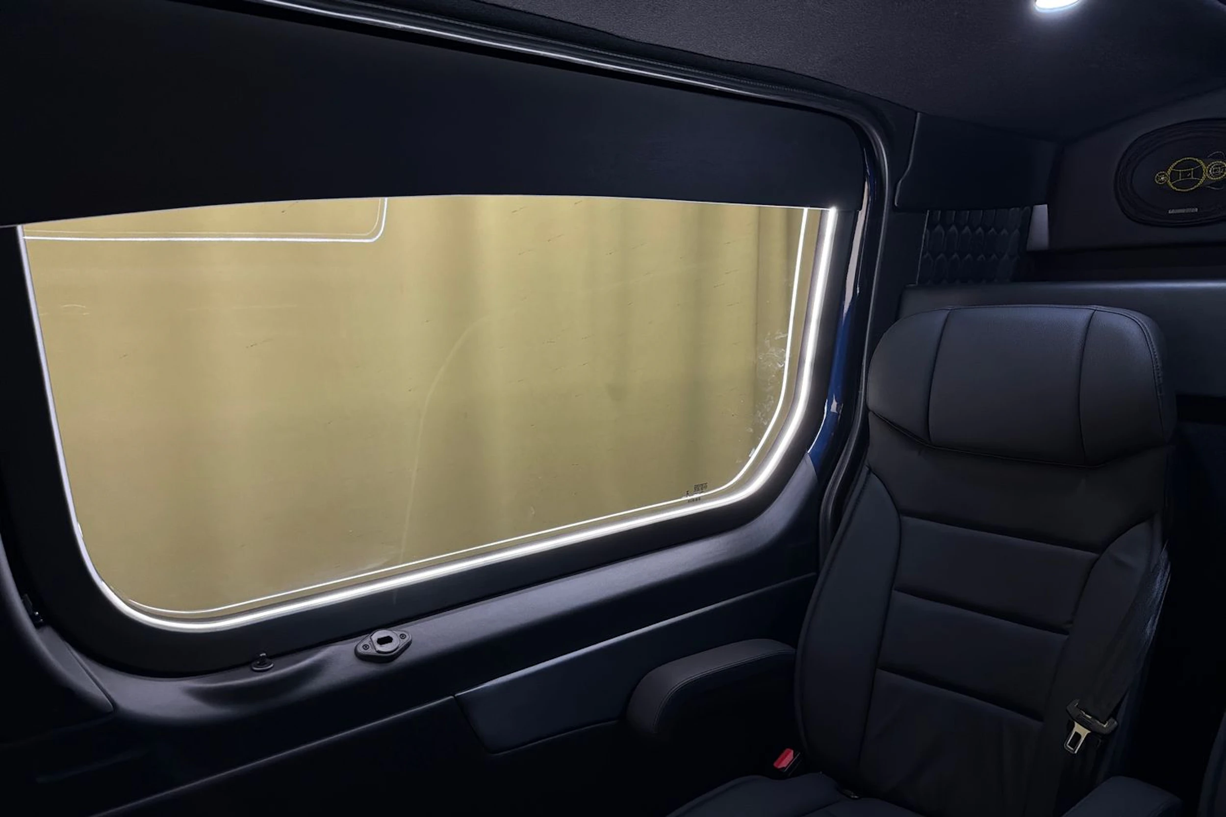 sininen Mercedes-Benz Sprinter 2026 kuva 10.