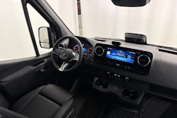 sininen Mercedes-Benz Sprinter 2026 kuva 12.