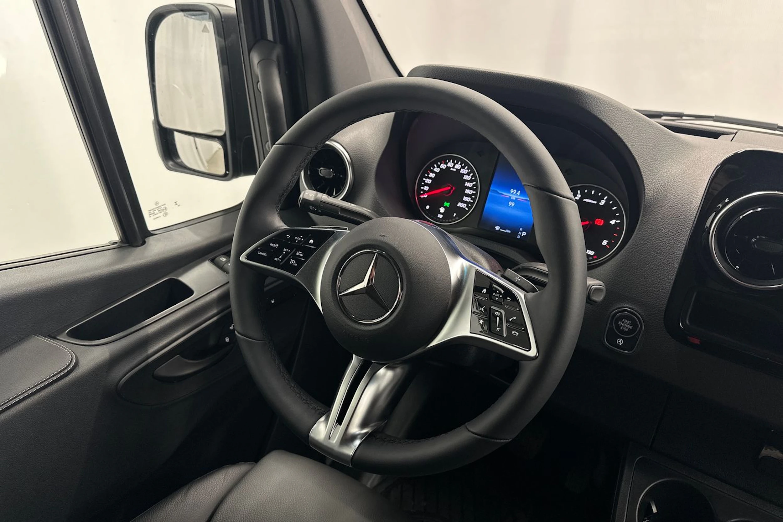 harmaa Mercedes-Benz Sprinter 2026 kuva 10.