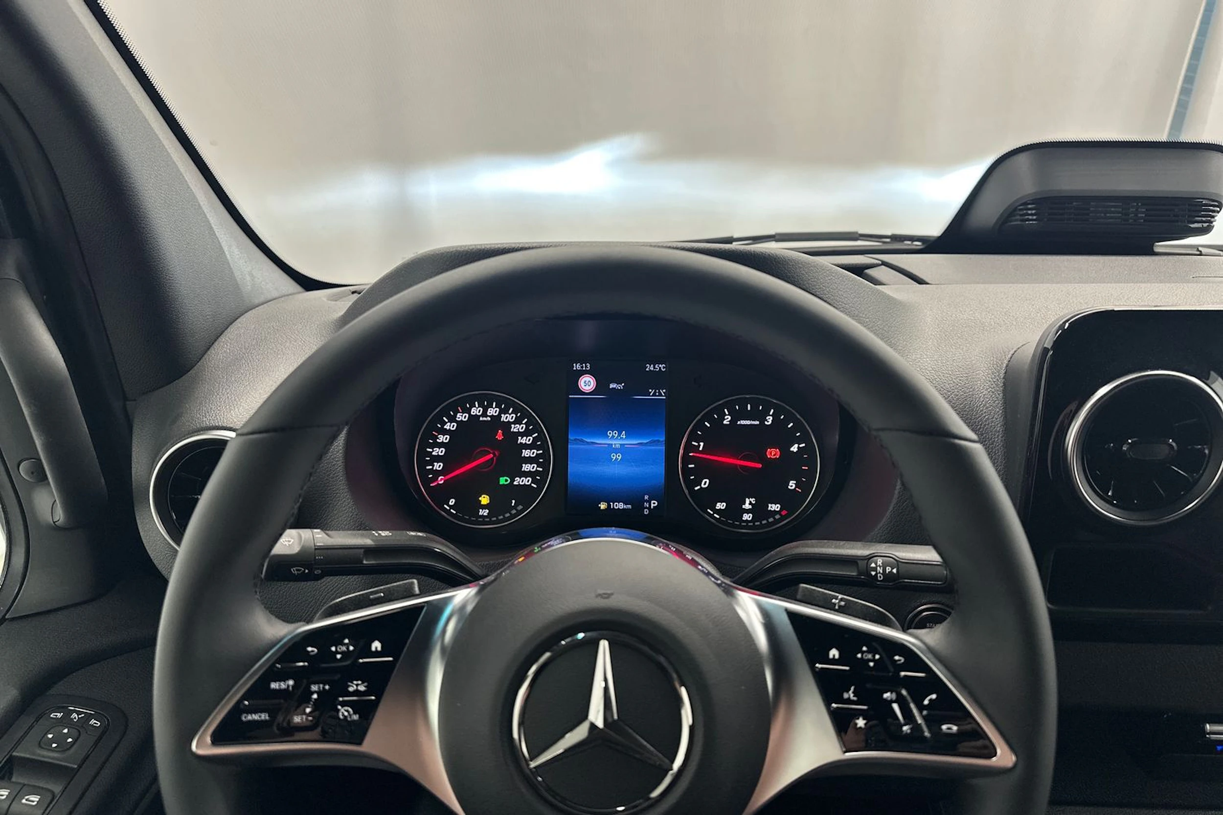 harmaa Mercedes-Benz Sprinter 2026 kuva 13.