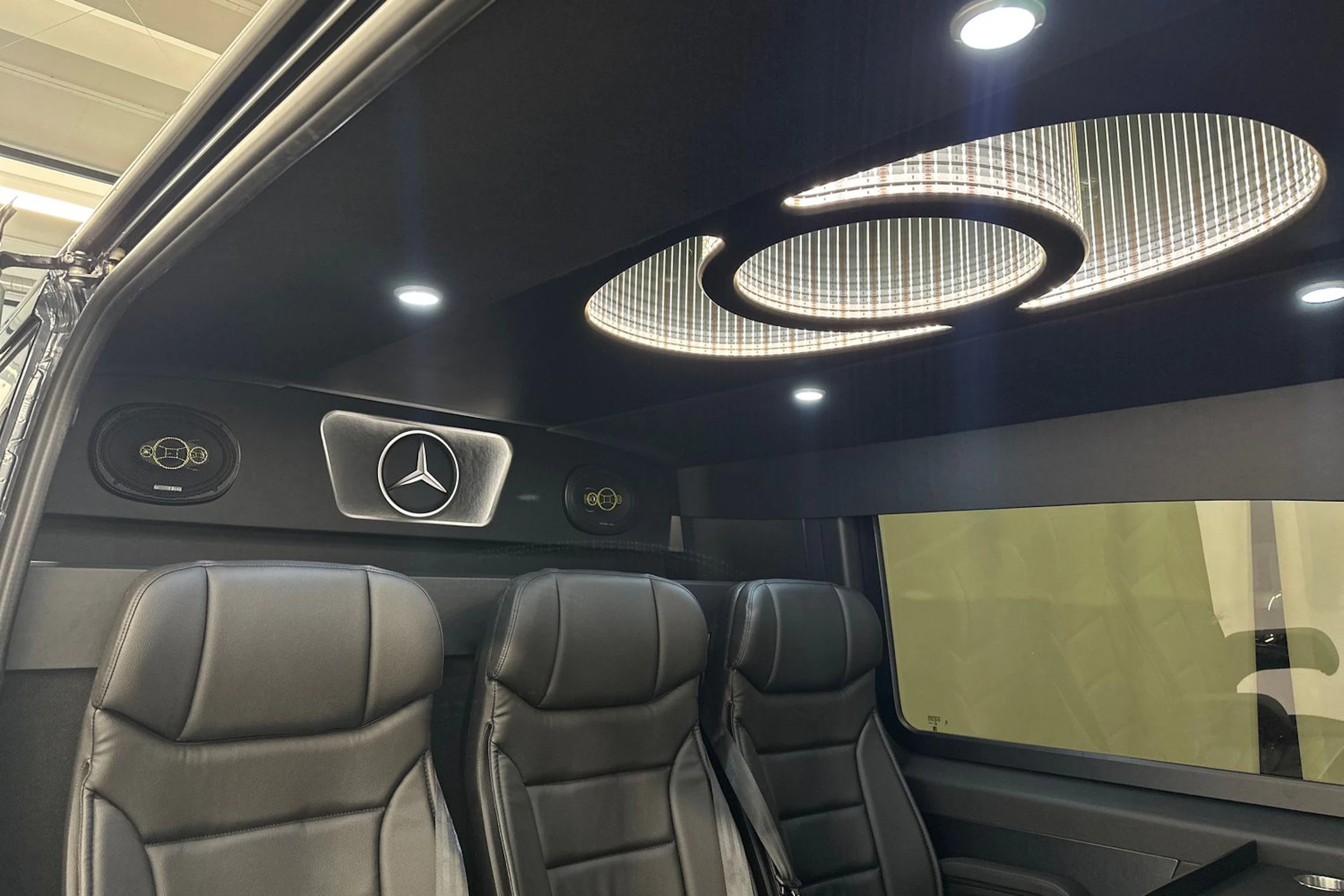 harmaa Mercedes-Benz Sprinter 2026 kuva 31.