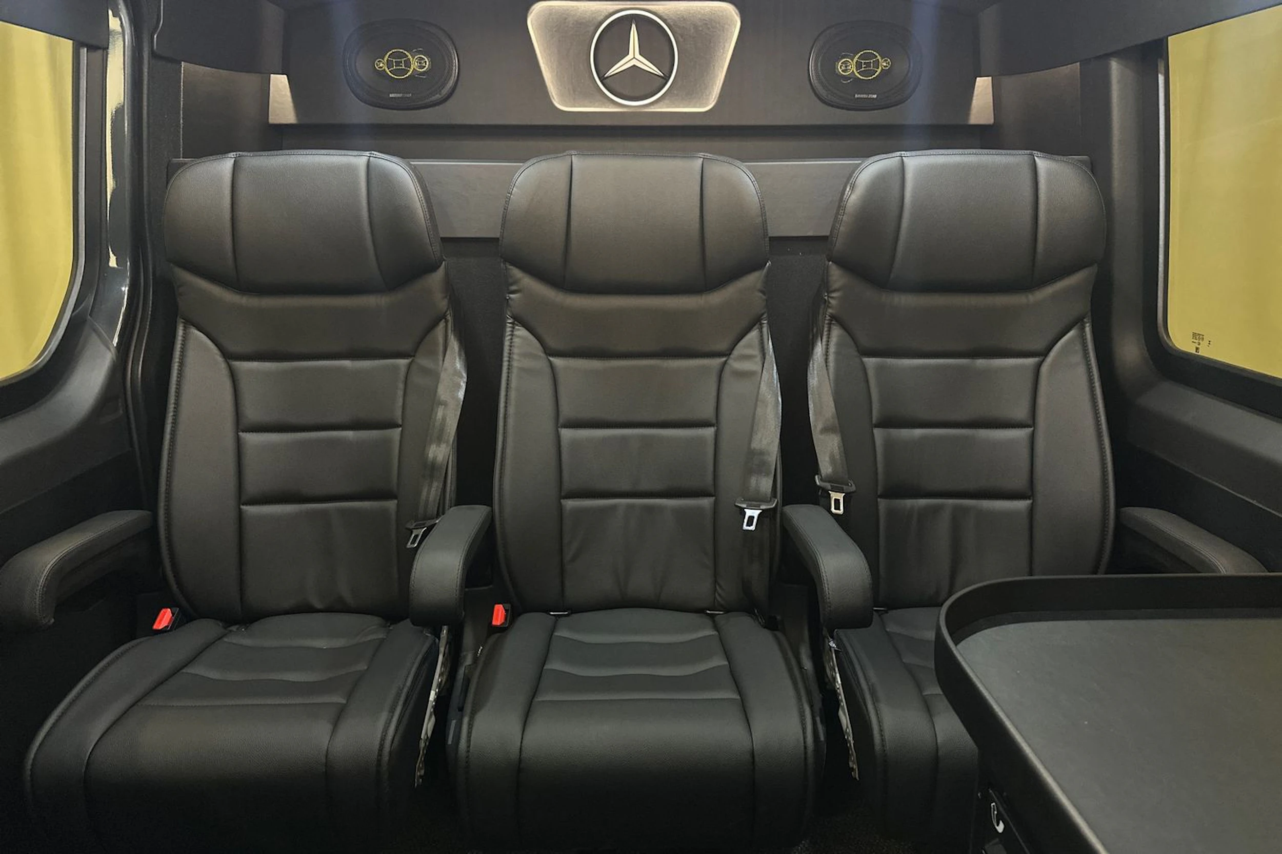 harmaa Mercedes-Benz Sprinter 2026 kuva 33.