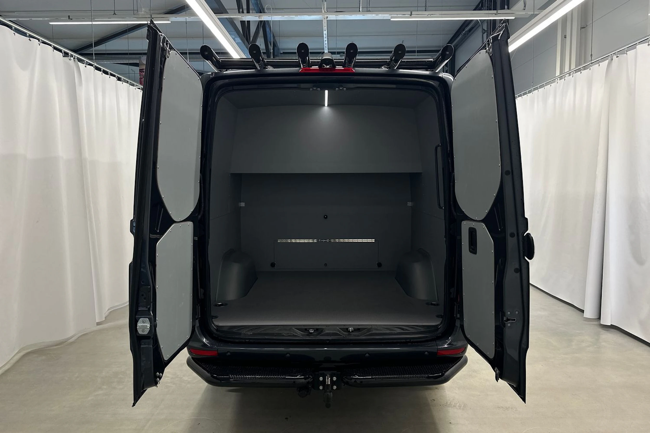 harmaa Mercedes-Benz Sprinter 2026 kuva 34.