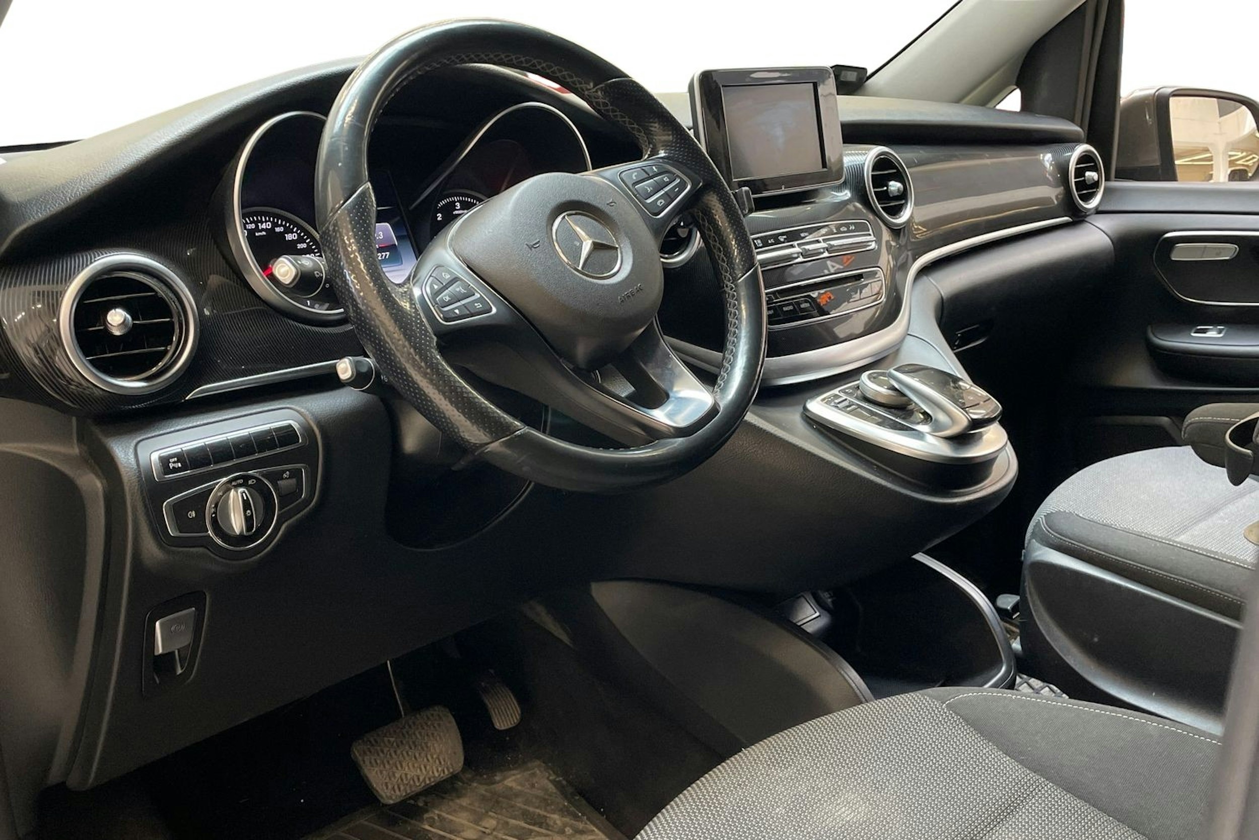 harmaa Mercedes-Benz V 2015 kuva 3.