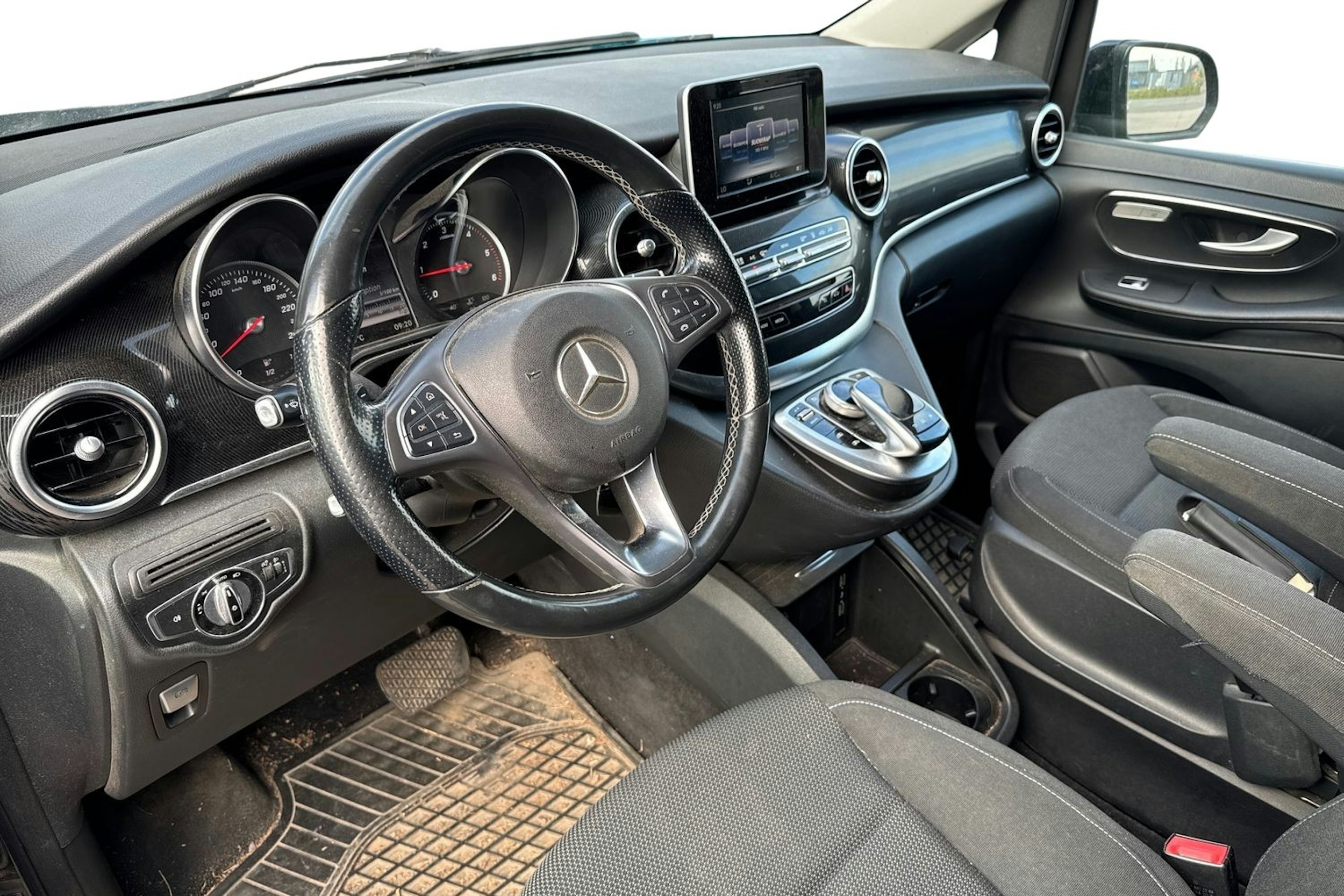 musta Mercedes-Benz V 2014 kuva 3.
