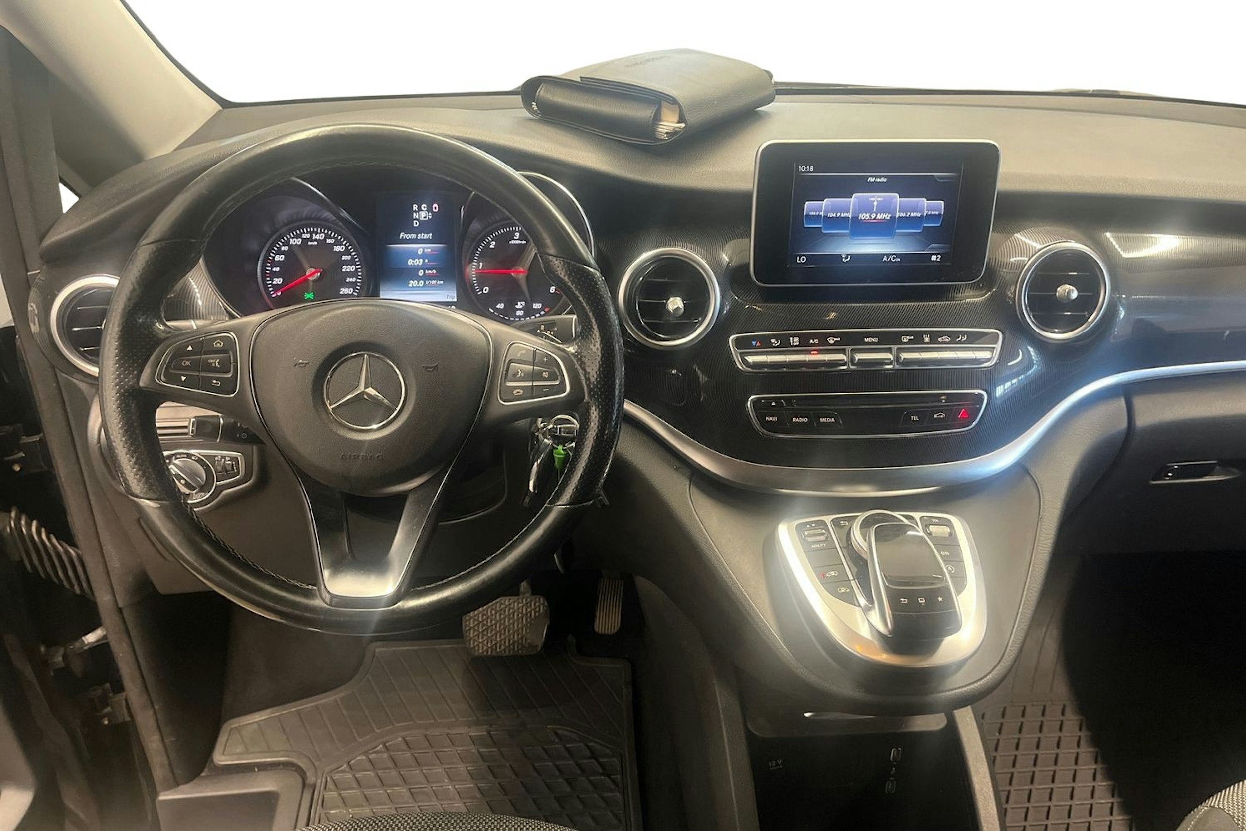 musta Mercedes-Benz V 2014 kuva 9.