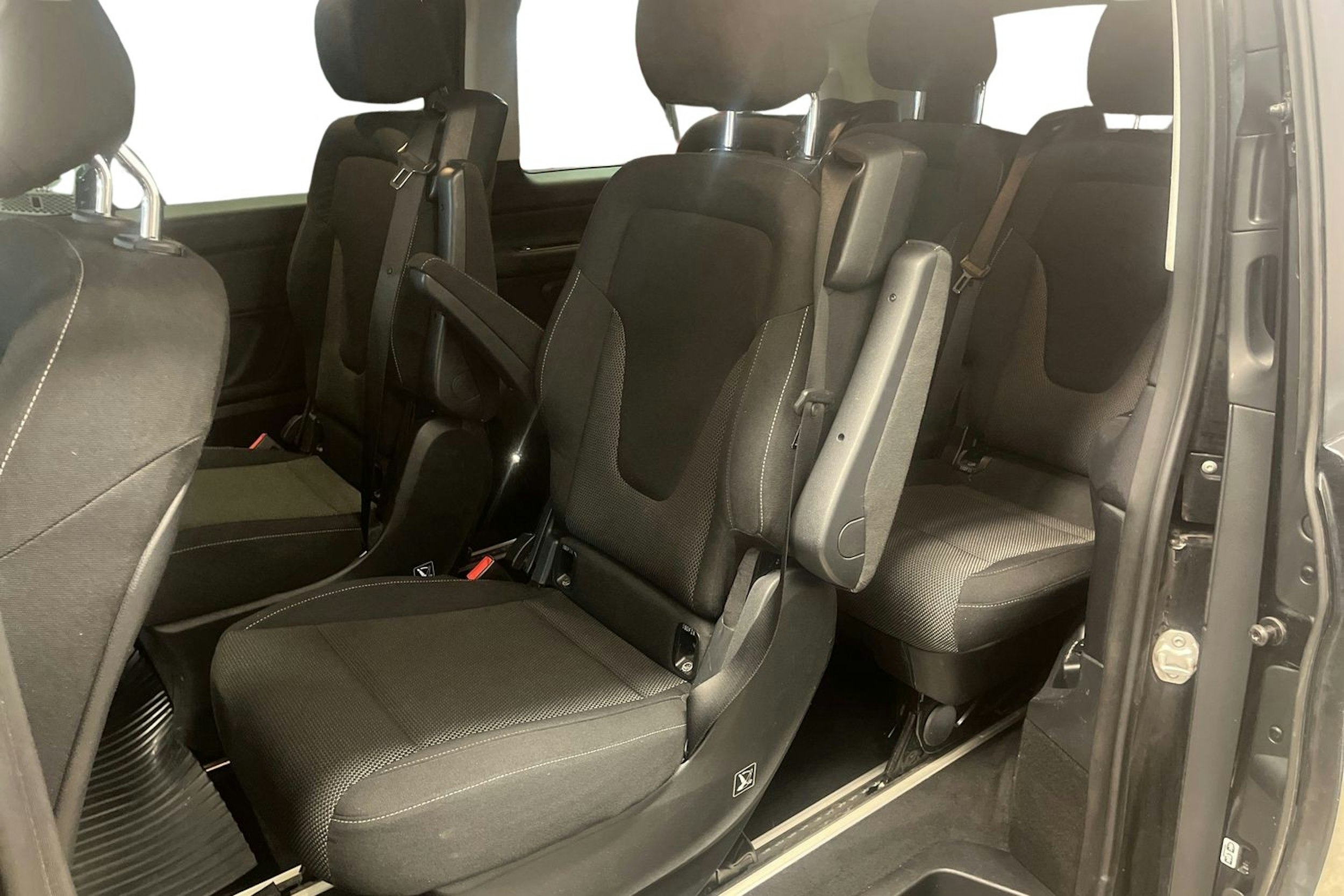 musta Mercedes-Benz V 2014 kuva 10.