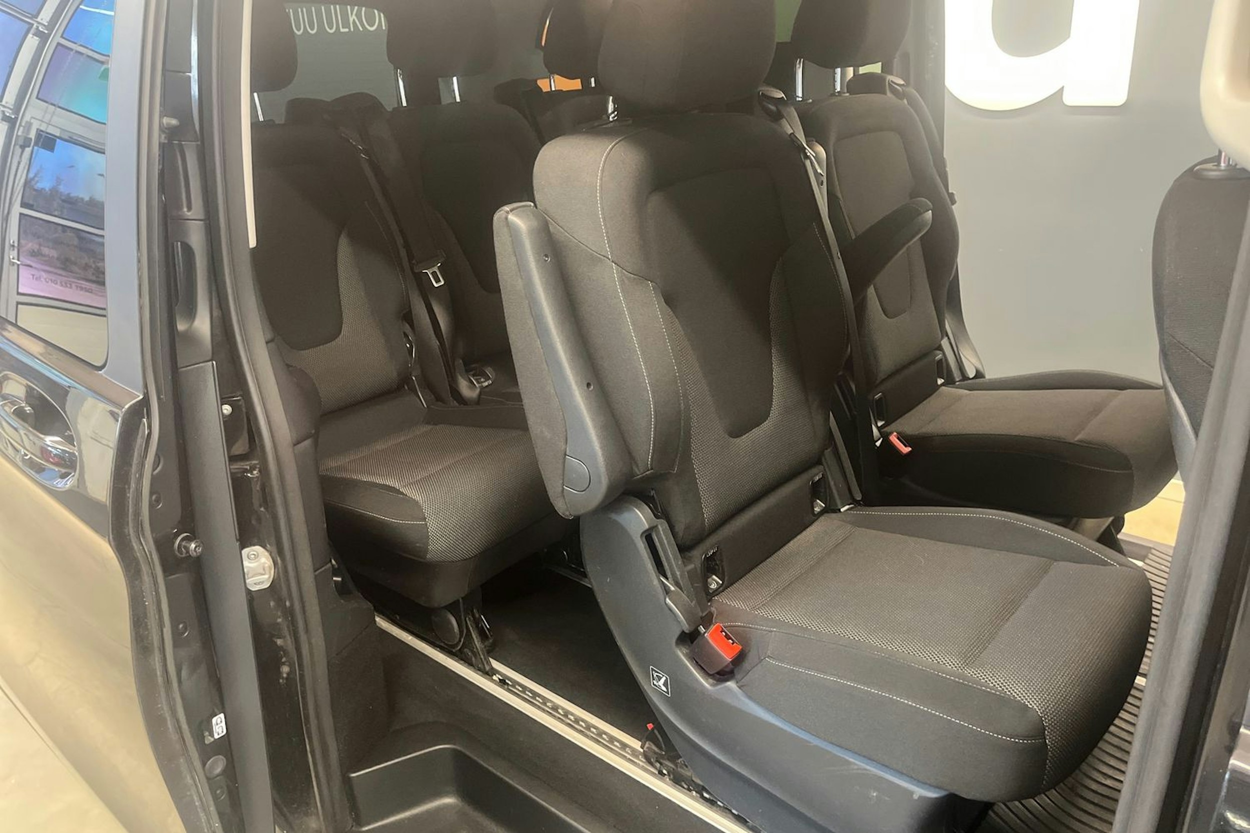 musta Mercedes-Benz V 2014 kuva 22.