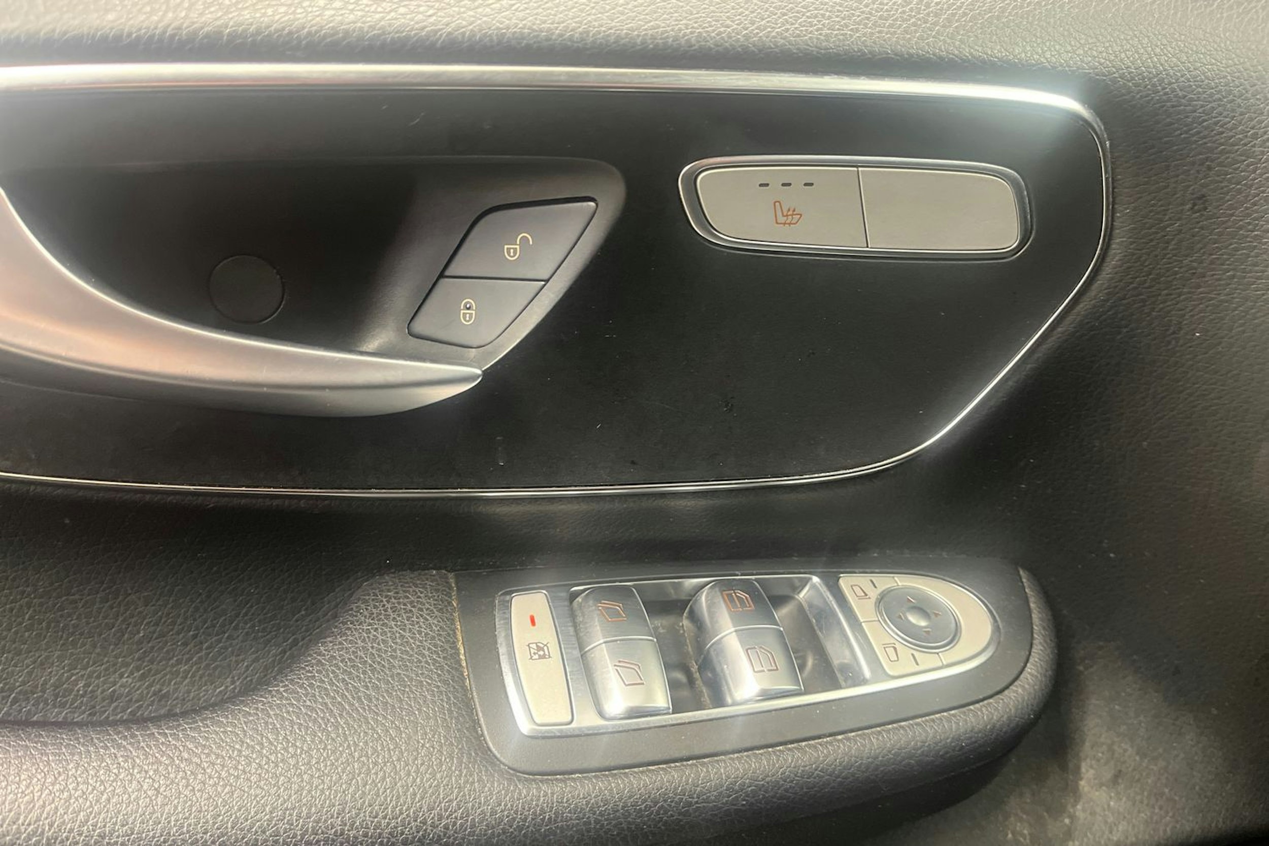 musta Mercedes-Benz V 2014 kuva 25.